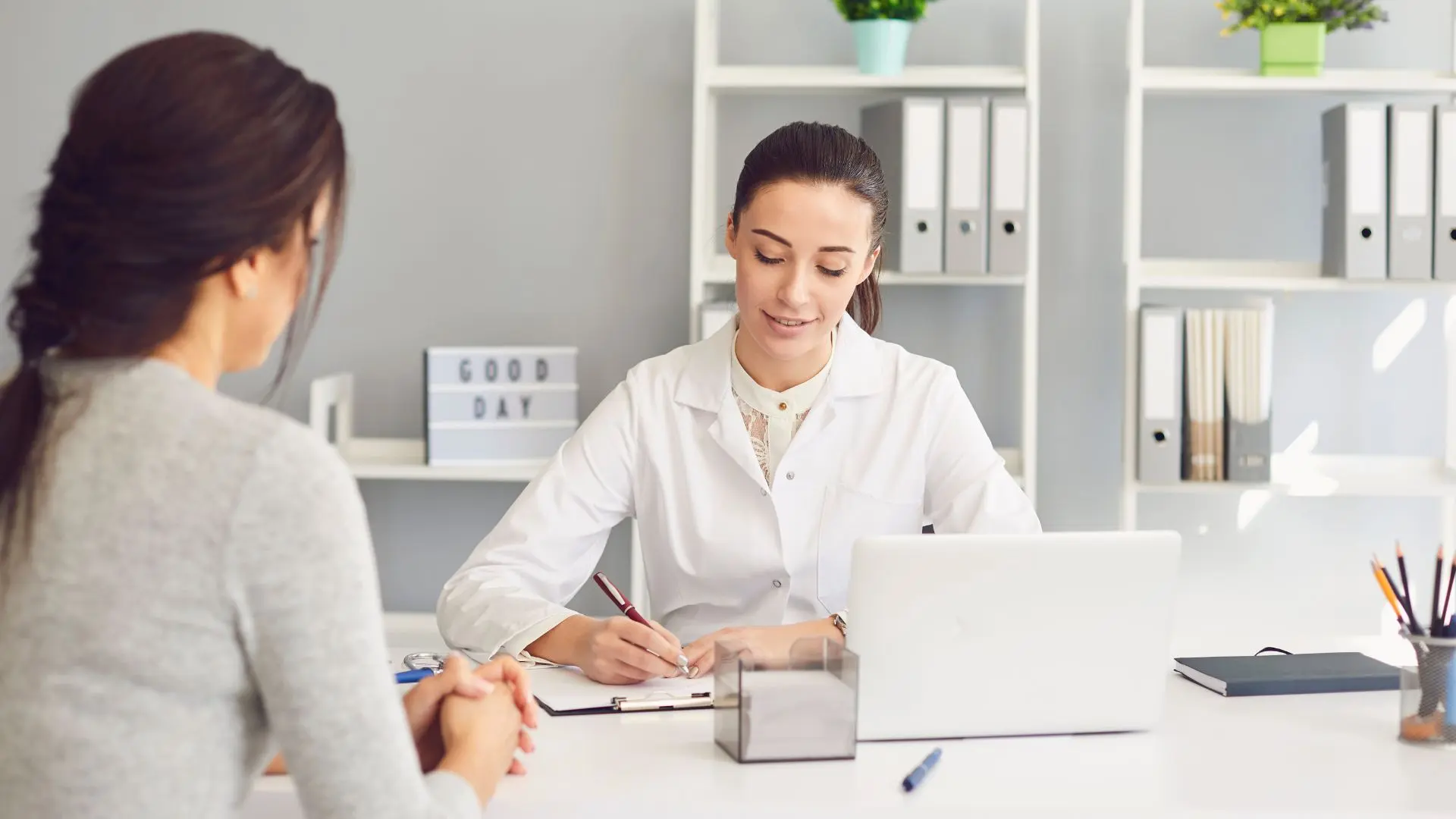 How Regenamex Performs Stem Cell Therapy for Bulging Disc