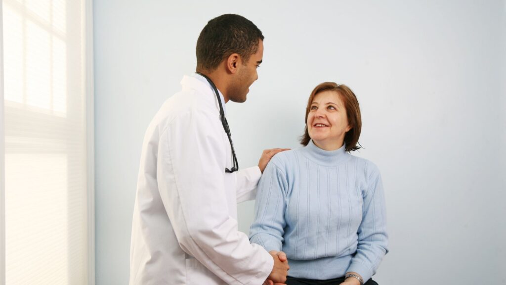 What to Expect During a Regenamex Shoulder Treatment What to Expect During a Regenamex Shoulder Treatment